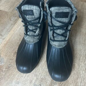 Like new SPERRY Boots